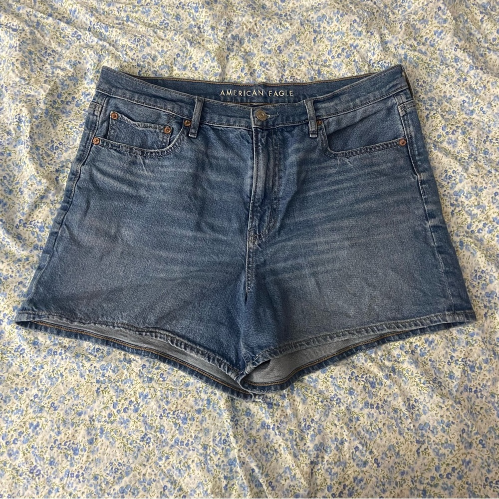 American Eagle relaxed jeans shorts